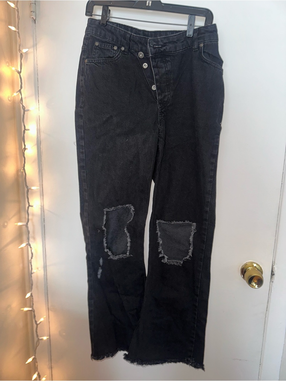 Black Distressed Women's Jeans